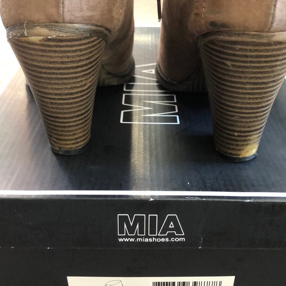 Suede Laced-Up Bootie - Picture 5 of 8